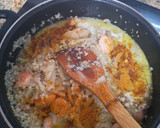 Foto del paso 4 de la receta: Falso risotto de coliflor al curry con langostinos y champiñones