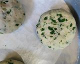 A picture of step 2 of Methi paratha.