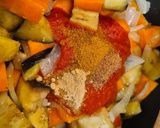 Foto del paso 4 de la receta: Contramuslos de pollo en salsa de berenjena, calabaza y curry