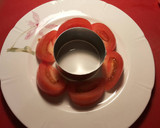 Foto del paso 2 de la receta: Ensalada de tomates y caballas en tomate