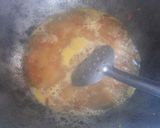 A picture of step 5 of Egg Maggi.