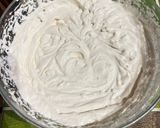 Foto del passaggio 3 della ricetta Chantilly di ricotta con mango