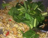 Foto langkah ke 4 dari resep Tumis TTS (Tempe Toge Sawi).