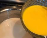 A picture of step 2 of Banana custard trifle.