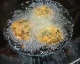 கீரை வடை(keerai vadai recipe in tamil) ரெசிபி ஸ்டேப் 5 புகைப்படம்