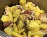Foto del paso 2 de la receta Pechuga de pollo troceadas en guiso con ibéricos
