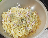Foto del paso 1 de la receta: Tortilla de papas con jamón cocido y cebolla
