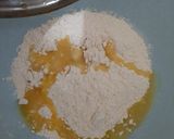 Foto langkah ke 1 dari resep Kulit Pastel renyah ekonomis tanpa telur.