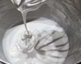 Foto del paso 5 de la receta: Torta clásica sin gluten (bizcochuelo, merengue y dulce de leche)