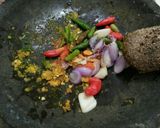 Foto langkah ke 1 dari resep Nasi goreng kunyit.