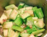 Hình bước làm 2 của món Canh mướp nấu lạc