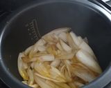 Une image de l'étape 3 de Tarte tatin aux endives avec un moule inversé silicone.
