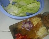 Foto langkah ke 1 dari resep Tumis Sawi Putih dan Bakso.
