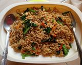 Foto langkah ke 5 dari resep Indomie Racik Goreng.