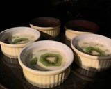 Une image de l'étape 5 de ☆Flans Kiwi Noix de Coco☆.