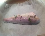 Foto del passaggio 5 della ricetta Filetto di spigola con crema di asparagi