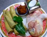 รูปขั้นตอนการทำที่ 1 ของ แกงกะทิไก่ใส่หน่อไม้ต้ม