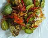 Foto langkah ke 3 dari resep Ikan peda tumis pete ala aku 😆.