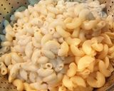 Foto langkah ke 2 dari resep 16. MAC 'n CHEESE dengan TOTOLE.