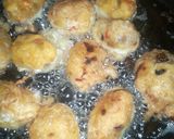 A picture of step 5 of Yam balls.