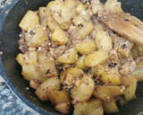 Foto del paso 5 de la receta: Sèpia amb patates a l'all negre