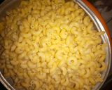 A picture of step 2 of Stir-fry veggies macaroni.