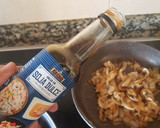 Foto del paso 5 de la receta: Champiñones Salteados con ajo, cebolla y soja dulce