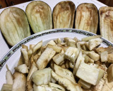 Foto del paso 1 de la receta: Berenjenas rellenas con bechamel de zanahoria