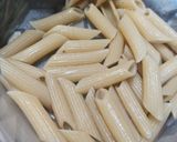 Foto langkah ke 2 dari resep Sup Tulangan Ayam Wortel Pasta.