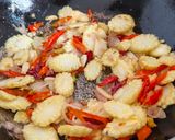 Foto langkah ke 2 dari resep Asam Manis Udang Simple.