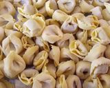 A picture of step 3 of Tortellini alla boscaiola.