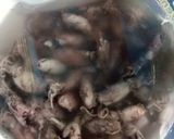 Foto langkah ke 1 dari resep Oseng Cumi Cabe Hijau.