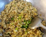 Foto langkah ke 4 dari resep Nasi goreng teri cabe hijau.
