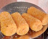 Foto langkah ke 7 dari resep Pisang Gulung Coklat Keju 😋.