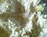 Foto langkah ke 2 dari resep Kue kering coklat teflon 3 bahan.