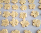 Foto langkah ke 5 dari resep Garlic Cheese Cookies.
