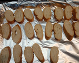 Foto del paso 3 de la receta: Pan de ajo con queso