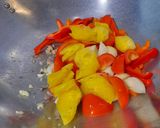 Hình bước làm 2 của món Bạch tuộc xào chua ngọt