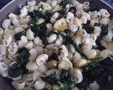 Foto del paso 3 de la receta: Salteado de pasta con espinacas