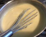 Une image de l'étape 4 de Flan pâtissier à la vanille et pêches de vigne pâte brisée vanille.