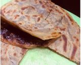 A picture of step 5 of Nutella paratha.