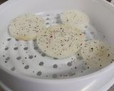 Foto del paso 2 de la receta: Salmón con cebolla al vapor (microondas)