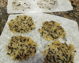 Foto del paso 4 de la receta: Crackers de arroz y sésamo sin gluten y vegan en microondas