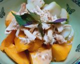 Hình bước làm 3 của món Salad trái cây trộn ức gà nướng