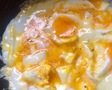 Foto del paso 2 de la receta: Huevos con jamón y queso