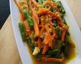 Foto langkah ke 2 dari resep Tumis Buncis Wortel Bumbu Kuning.