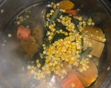 Foto del paso 1 de la receta: Sopa de verduras licuada 🌽🥬🥕🎃