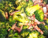 Foto del paso 6 de la receta: Brócoli con Panceta, Salsa de Soja, Yakiniku y Mantequilla al Wok