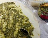 Foto del paso 2 de la receta: Palmeritas al pesto con pimientos