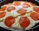 Foto del paso 5 de la receta: PIZZA🍕PECHUGA Con Pimientos 🌶️del Piquillo y Cebolla Larga Caramelizada...!😀